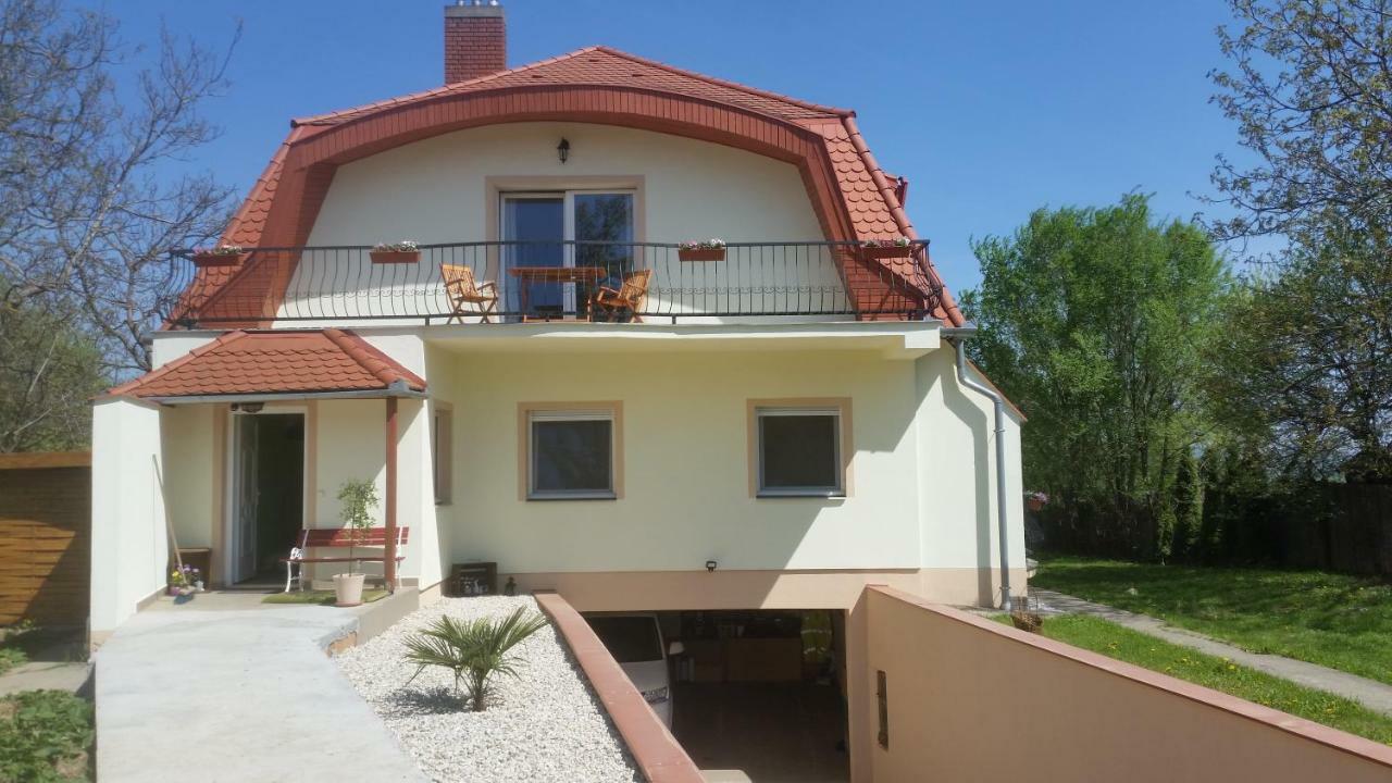 Gaestehaus Stein Guest house Nemesbuk